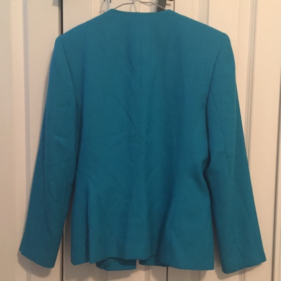Aqua colored blazer and skirt set - Picture 4 of 7